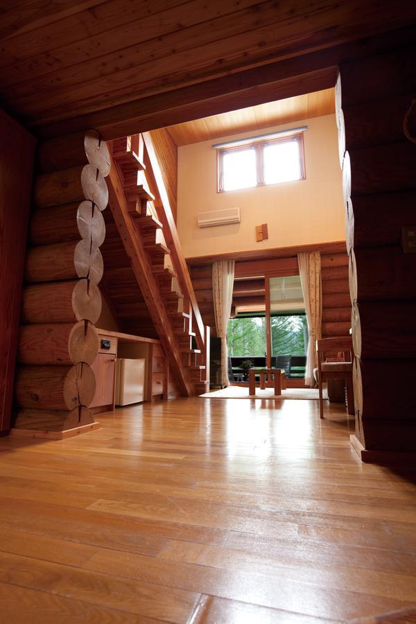 Log Hotel Larch Lake Kanayama Minamifurano Szoba fotó