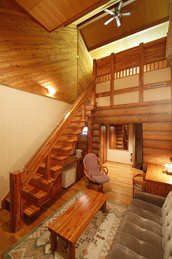 Log Hotel Larch Lake Kanayama Minamifurano Szoba fotó