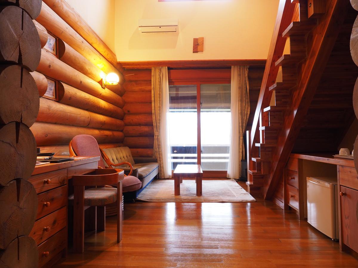 Log Hotel Larch Lake Kanayama Minamifurano Szoba fotó